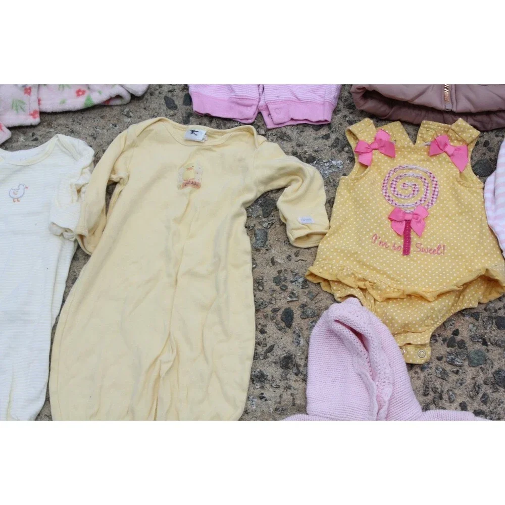 Lot of 27 pcs Baby Girl Clothes 3M, 0-3M Outfits Sleepers CUTE FALL Wardrobe